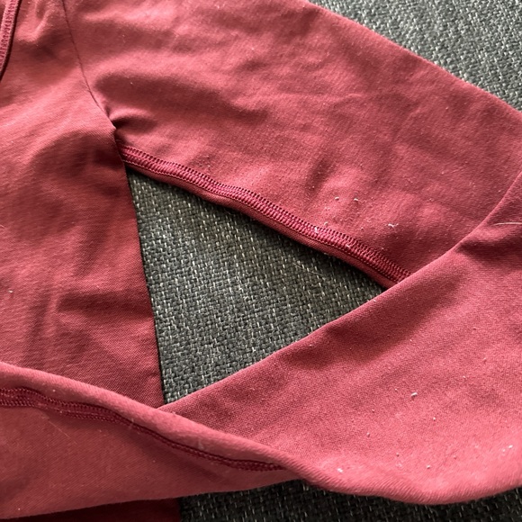 Chic Maroon Scoop Neck crop top Hollister Gilly Hicks women’s size small - Picture 4 of 6